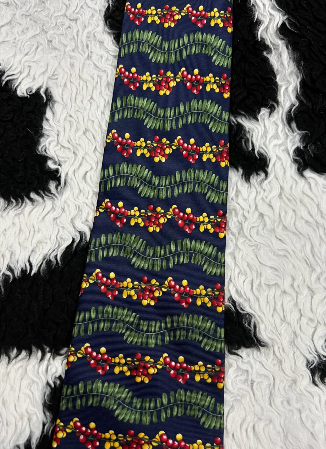 Fruit Vines Tie