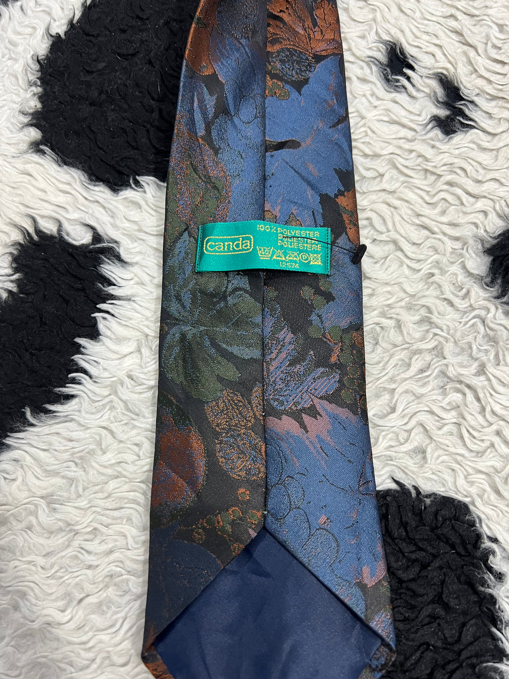 Canda Fully Embroidered Grapes & Leaves Tie
