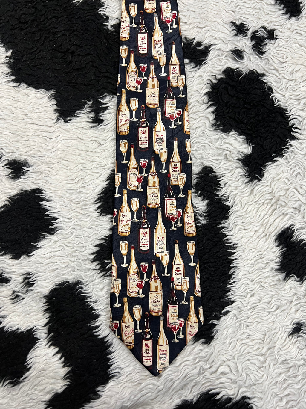 Wine Bottles Tie