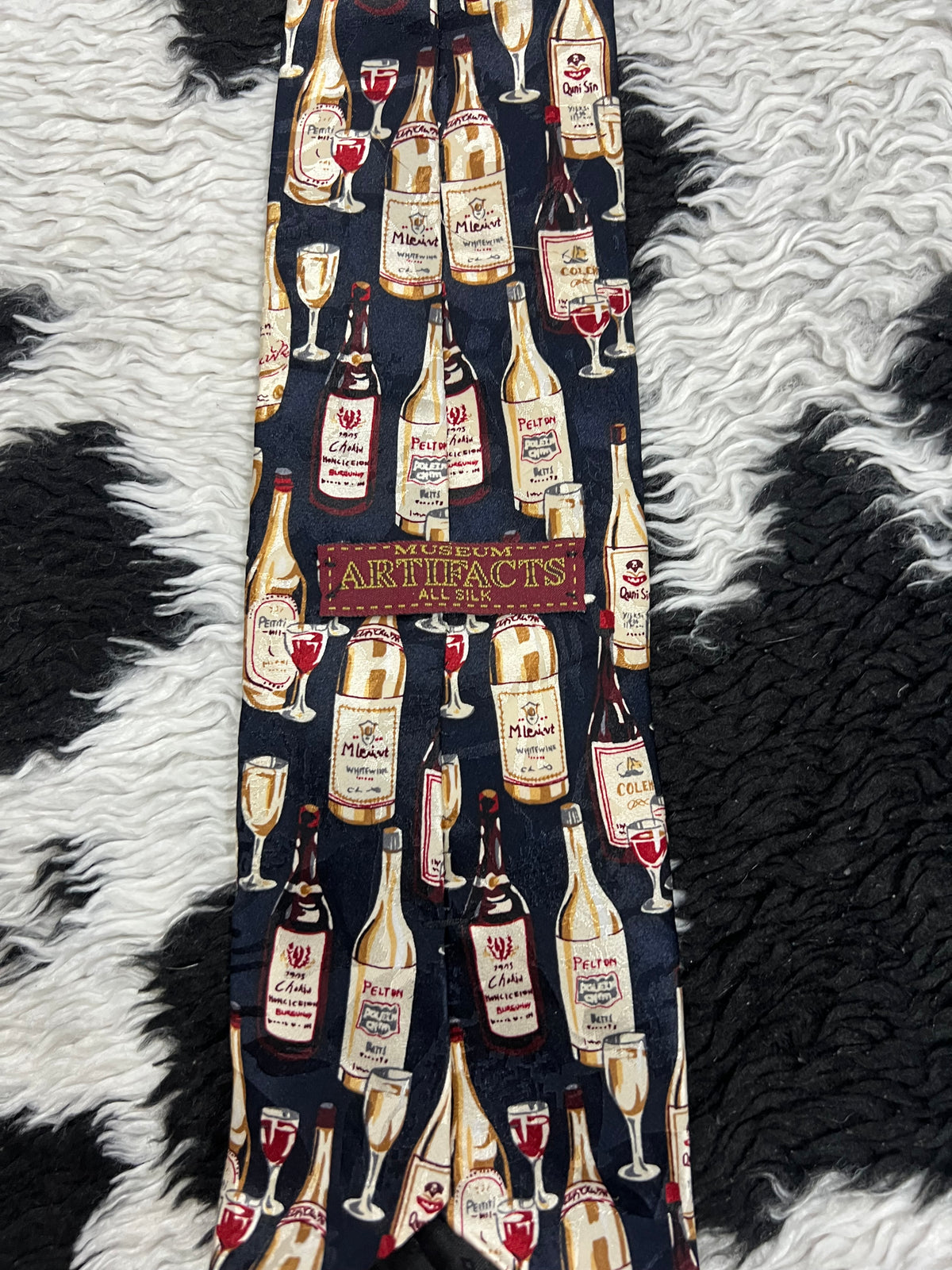 Wine Bottles Tie
