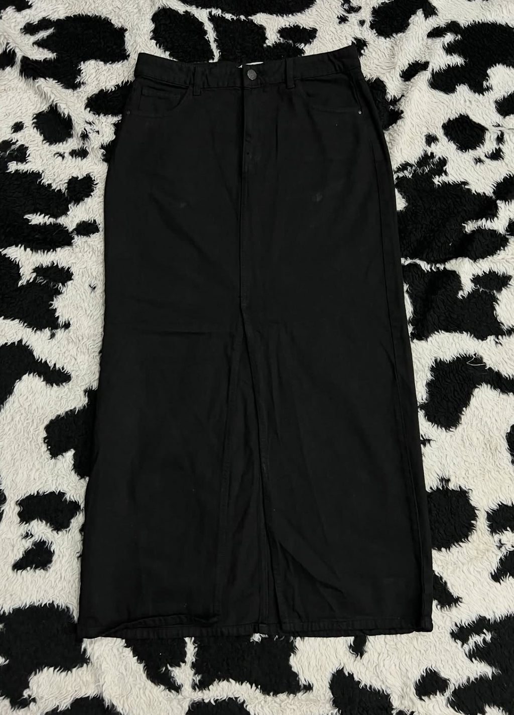 365 Black Open-Slit Denim Skirt