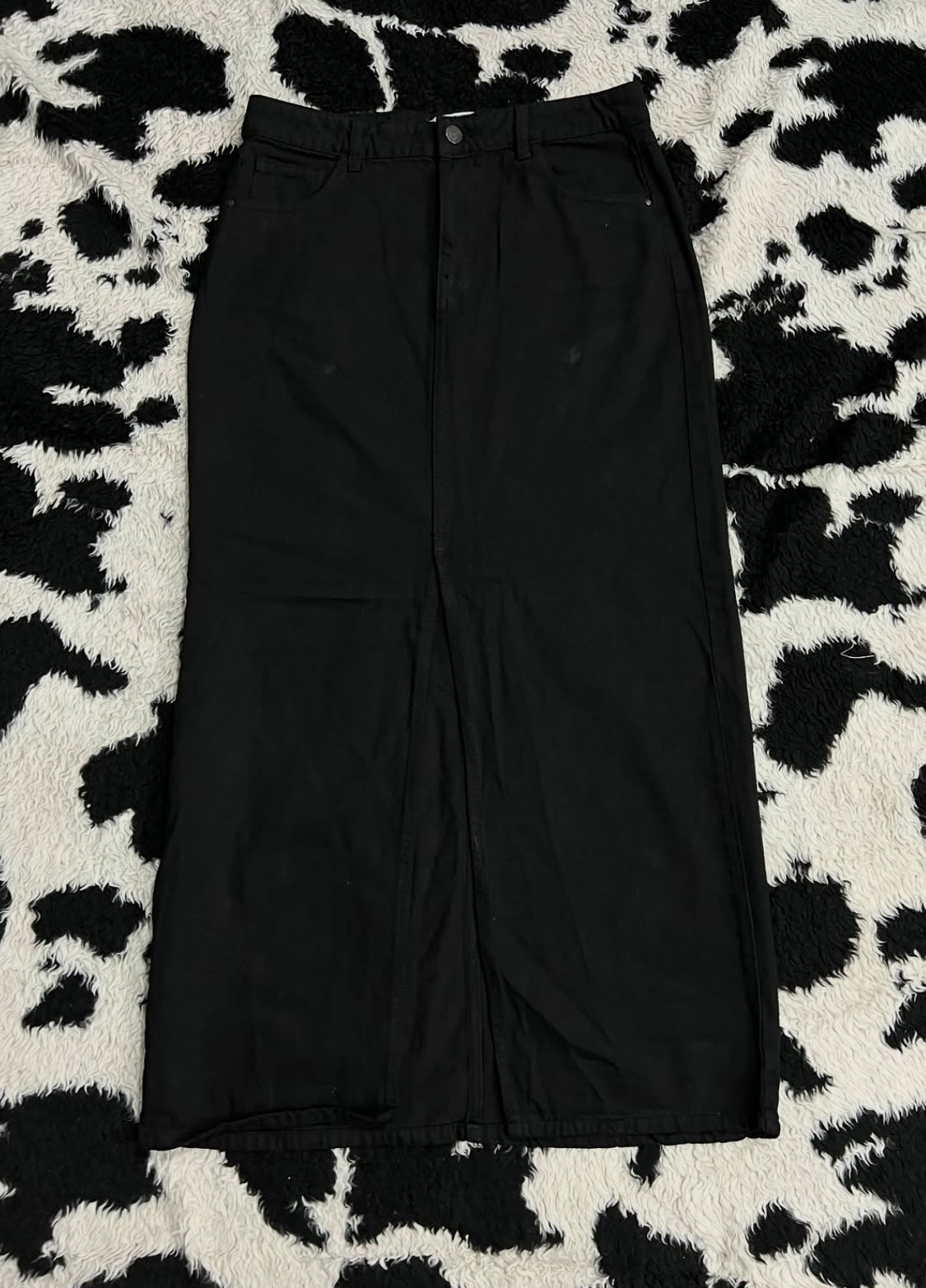 365 Black Open-Slit Denim Skirt