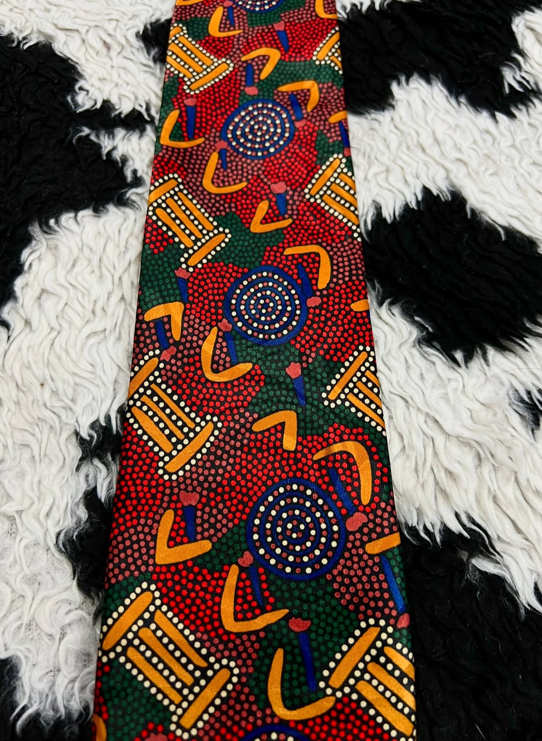 Buluruu Graphic Tie