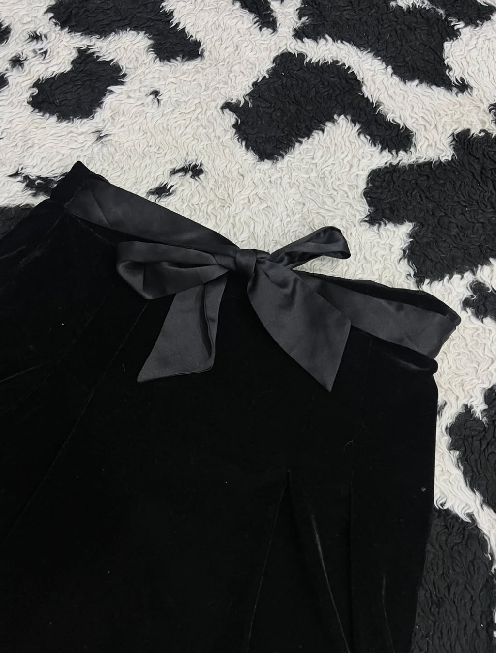 Bow Black Velvet Skirt