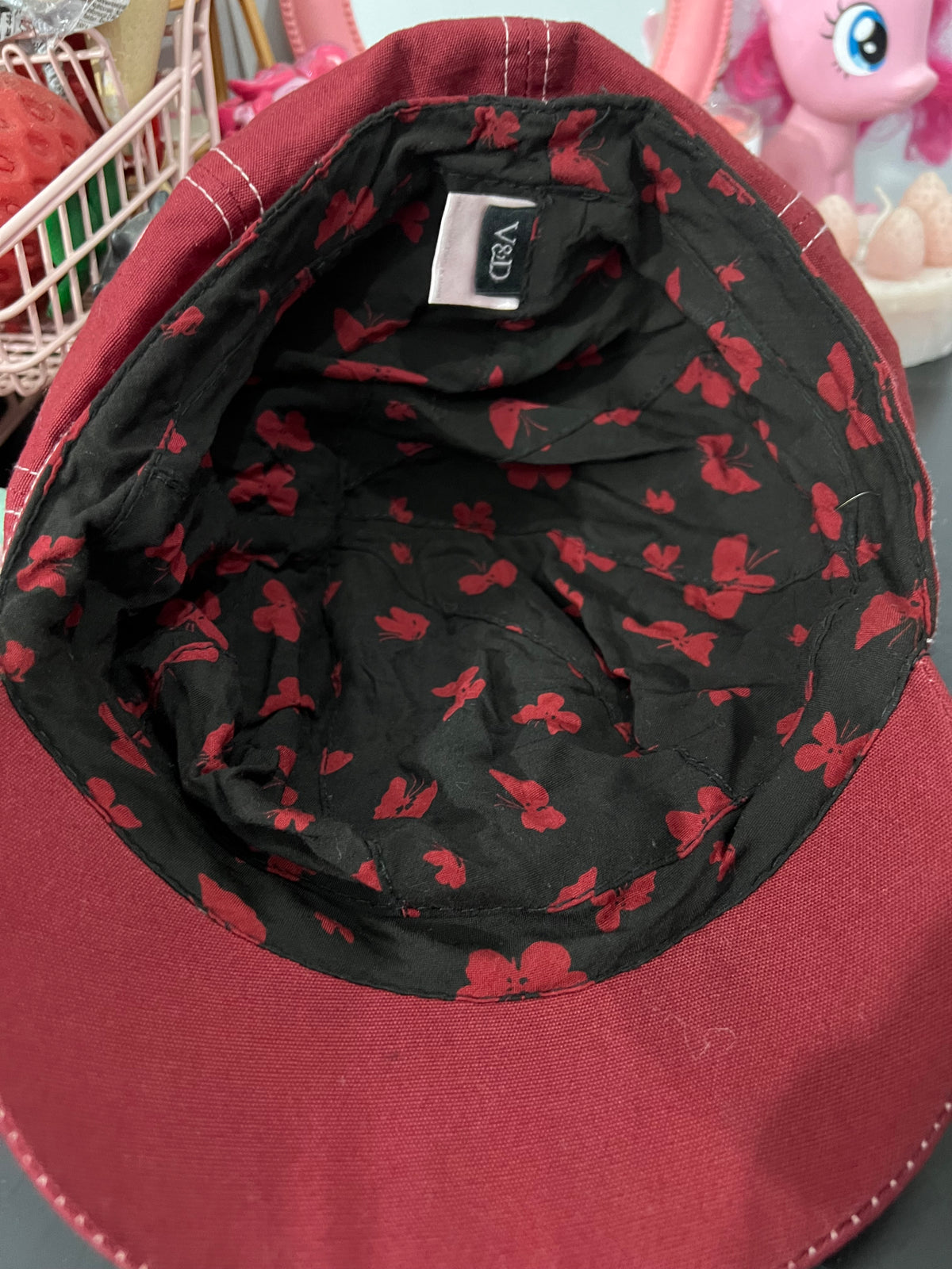 V&D Bow Red Cap