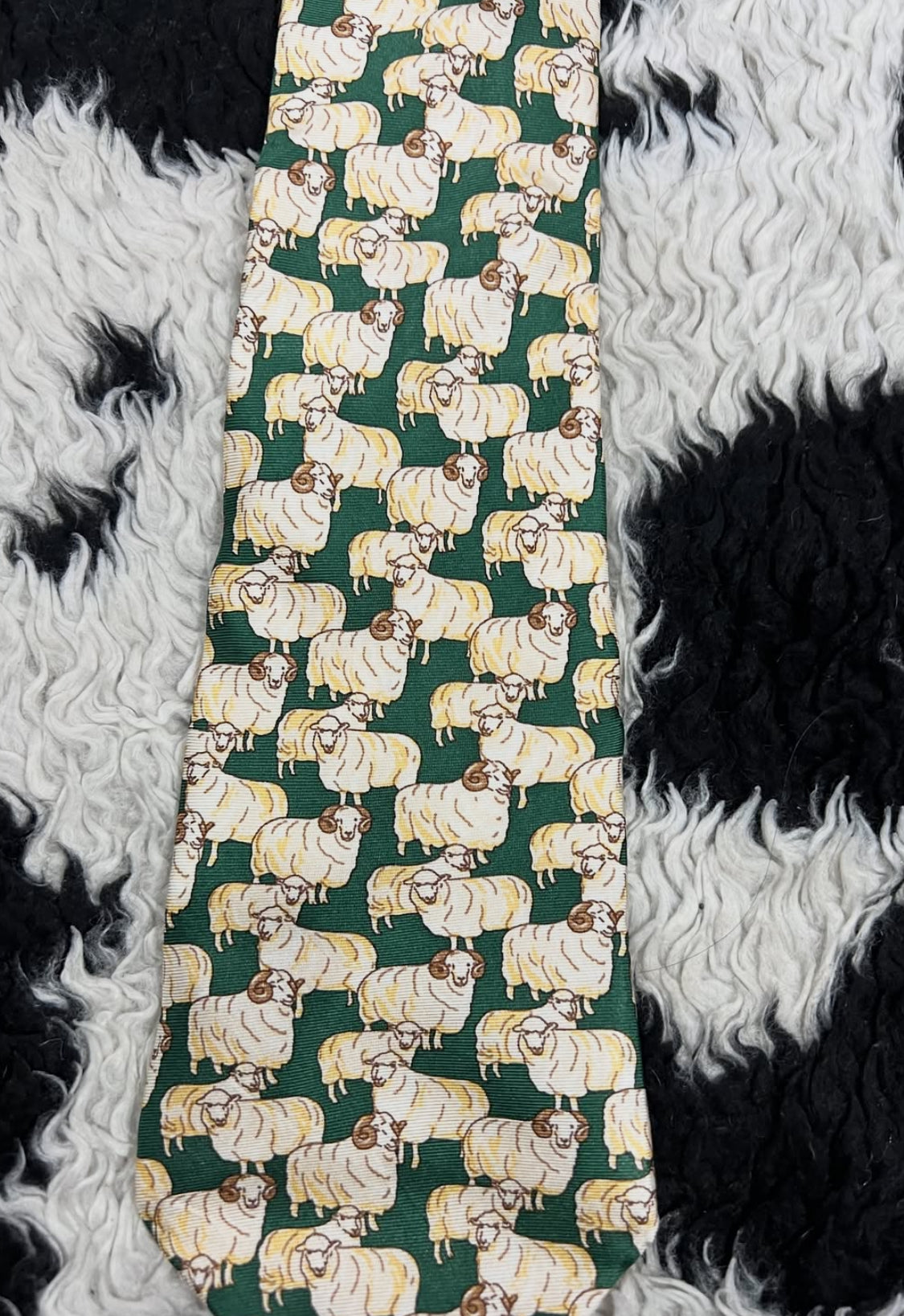 Herd of Sheep Tie