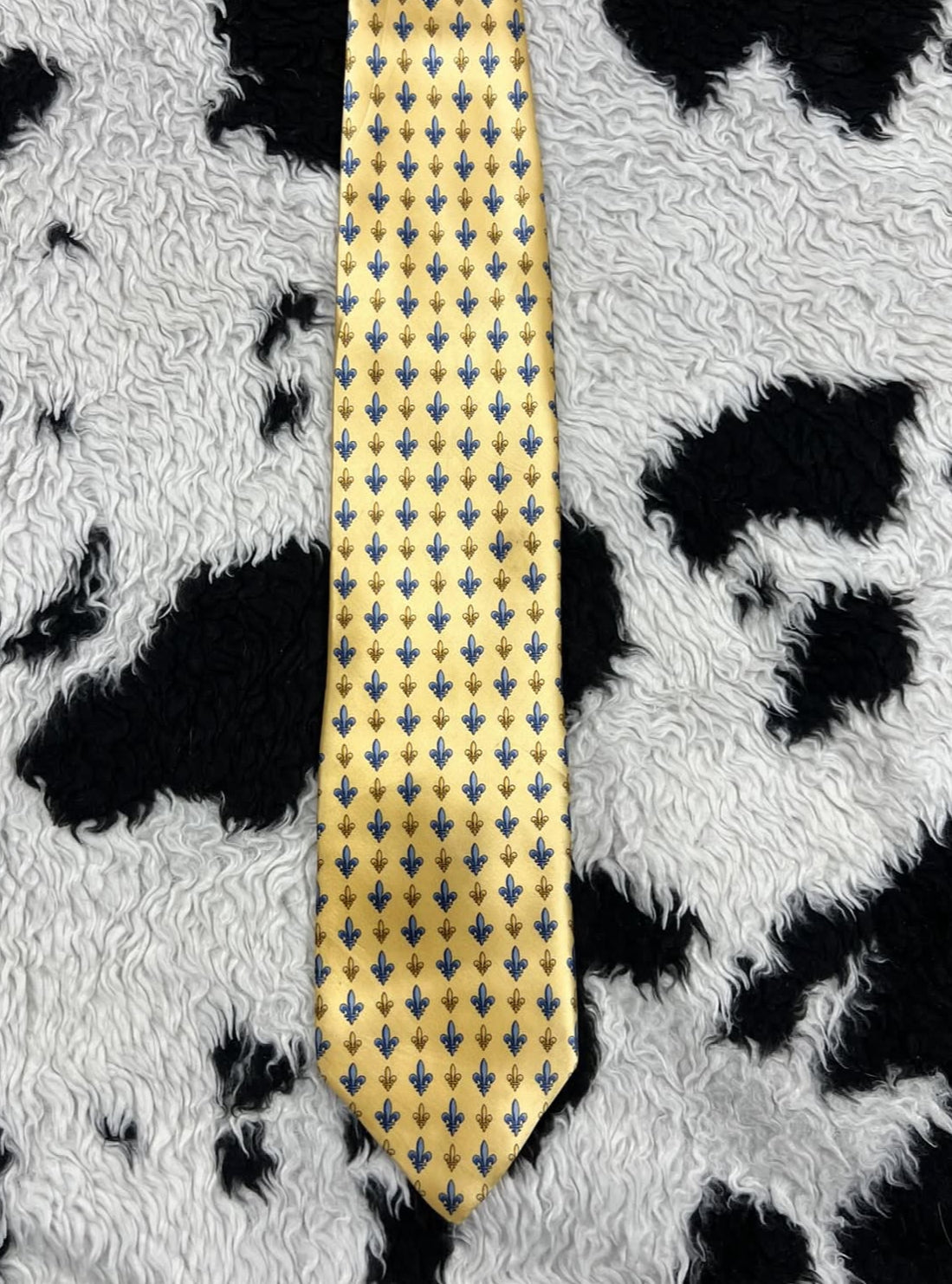 Fleur-de-lis Yellow Tie