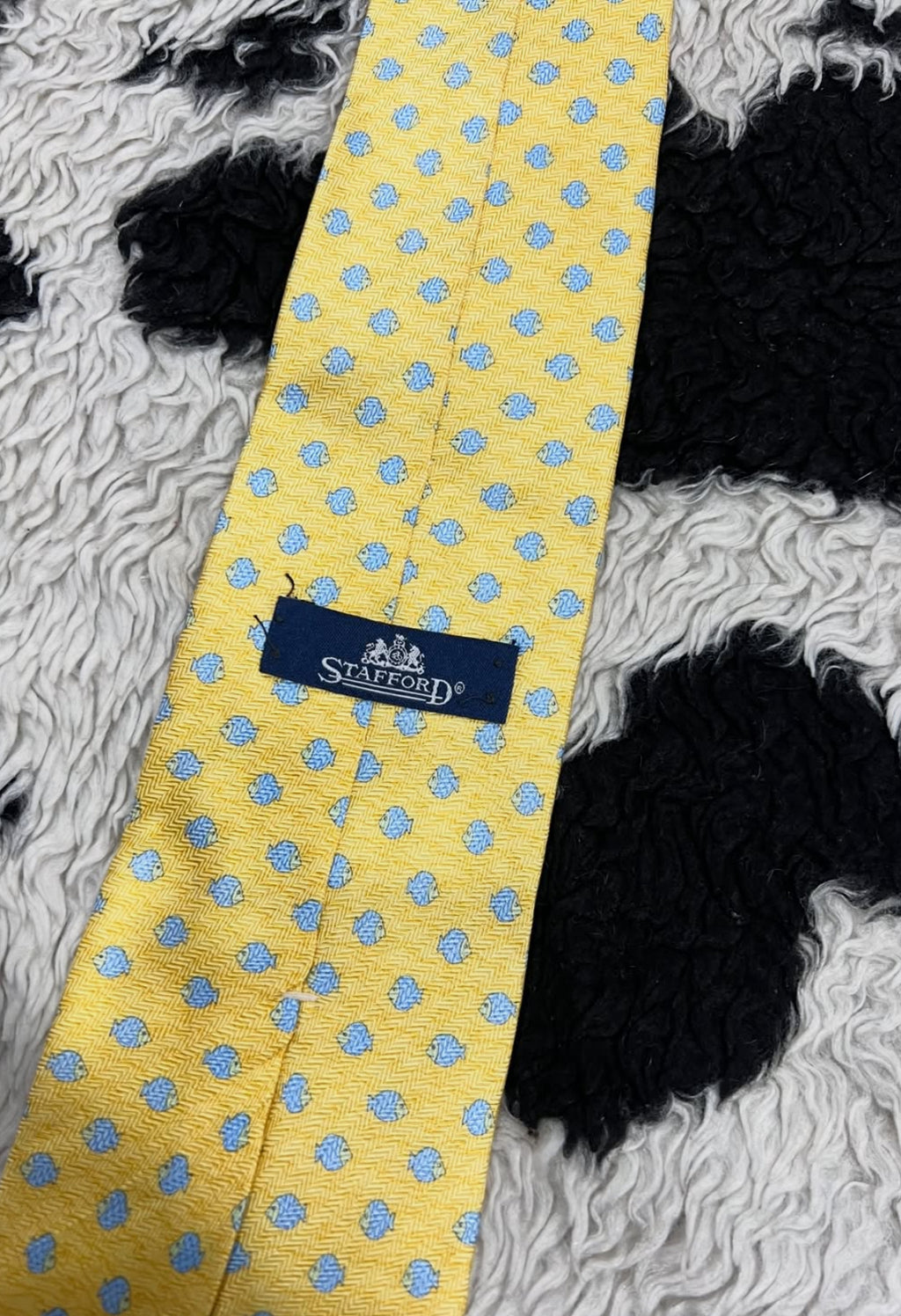 Yellow Fishes Tie