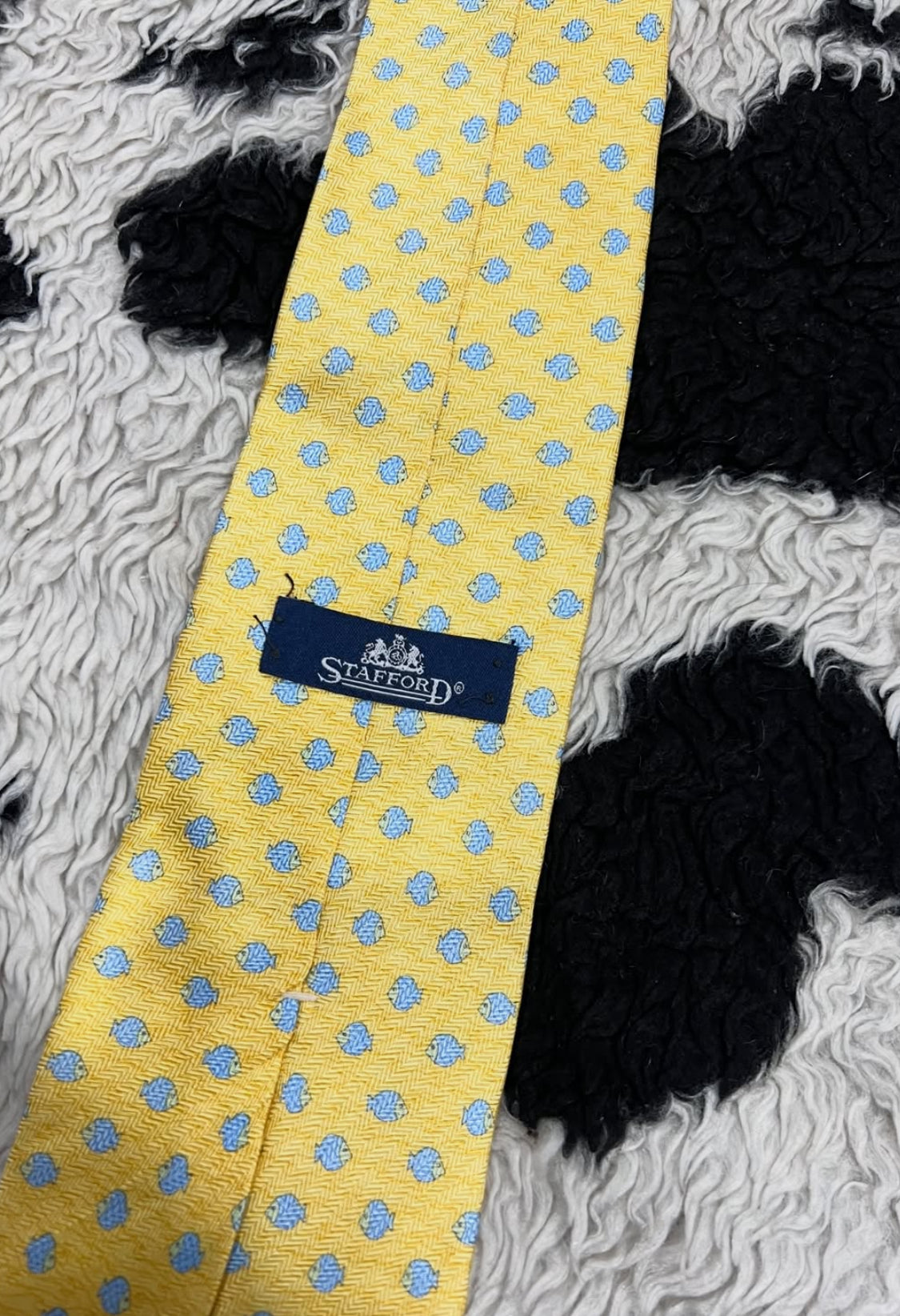Yellow Fishes Tie