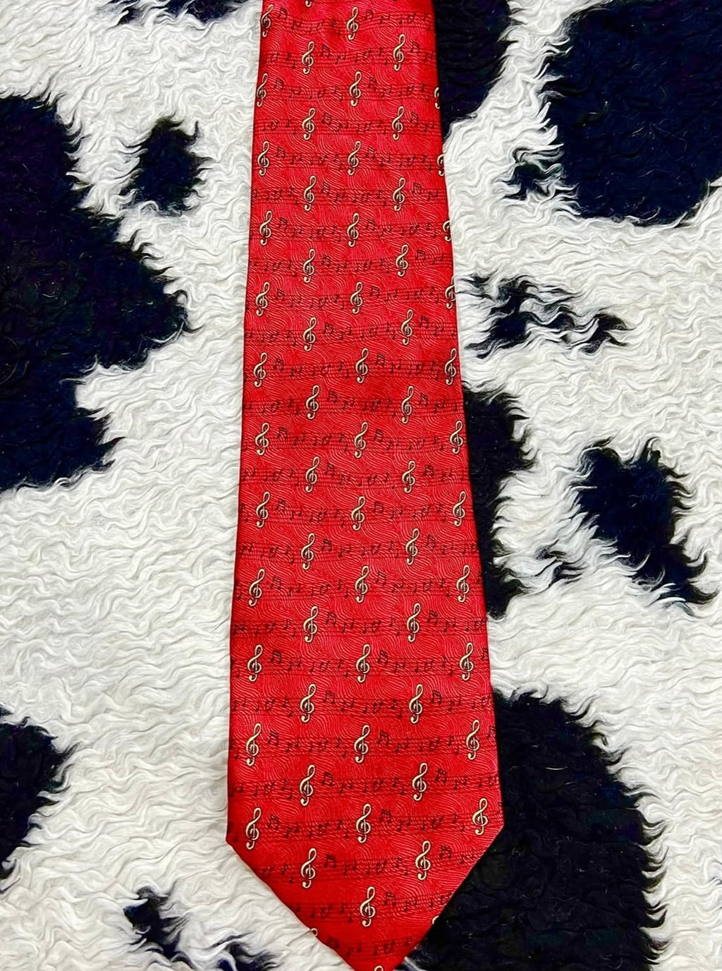 Red Musical Notes Sheet Tie