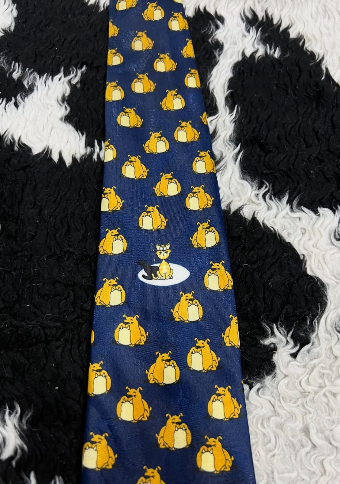 Bulldogs & Cat Tie