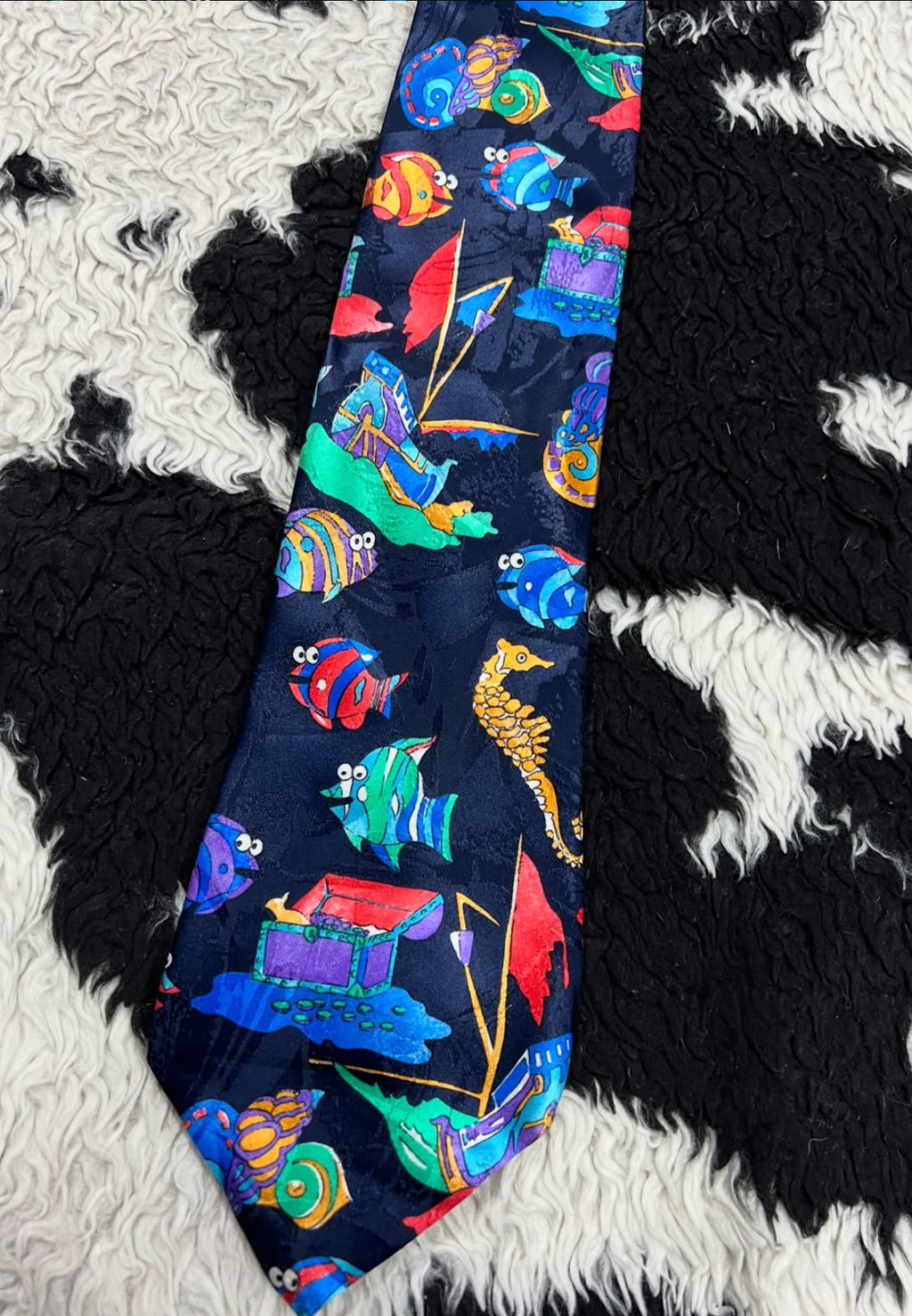 Treasure in the Ocean Tie