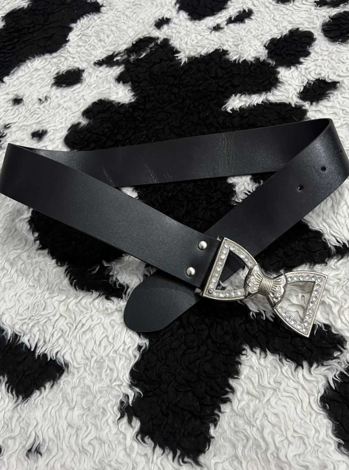 Bow-Studded Belt