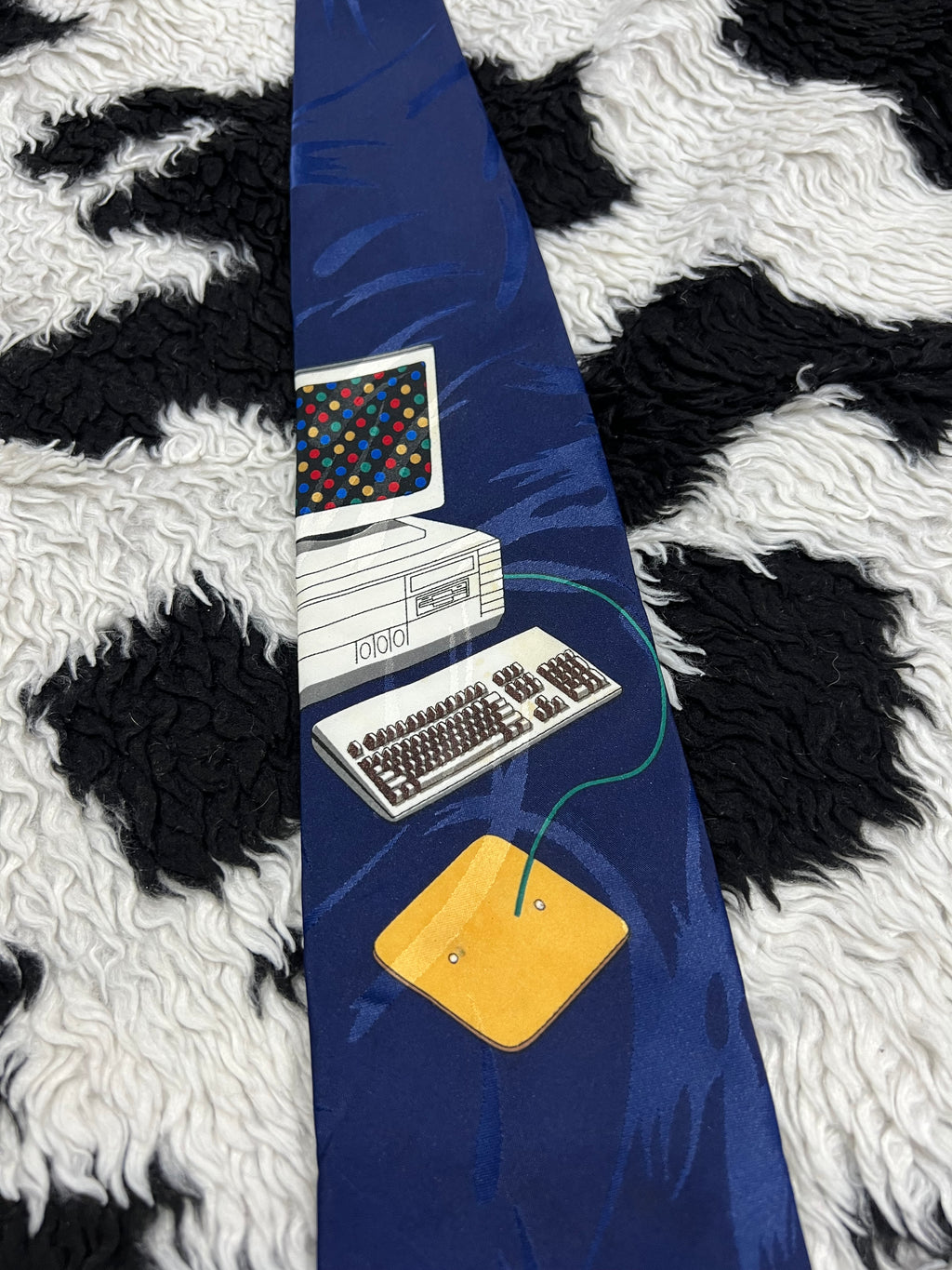 Vicky Davis "Mouse Trap" Tie