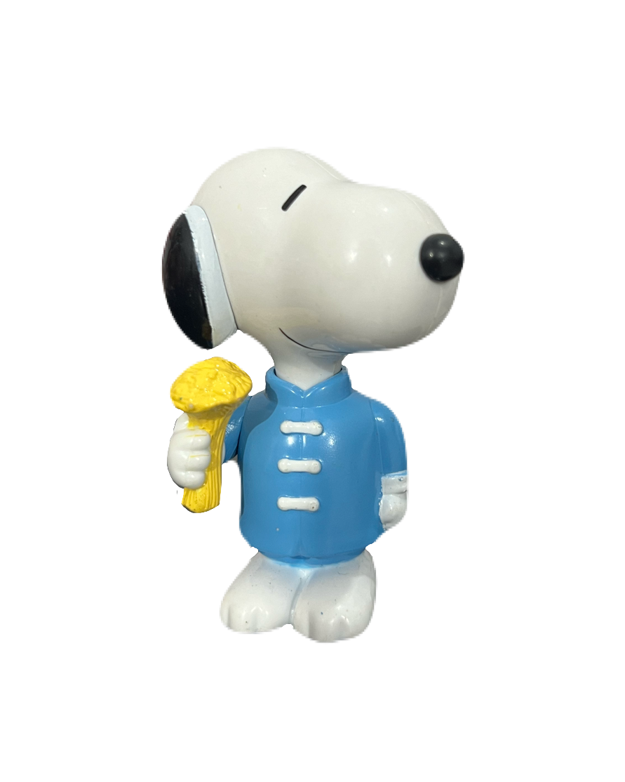 Vintage 1999 Taiwan Snoopy holding Harvested Wheat Figurine