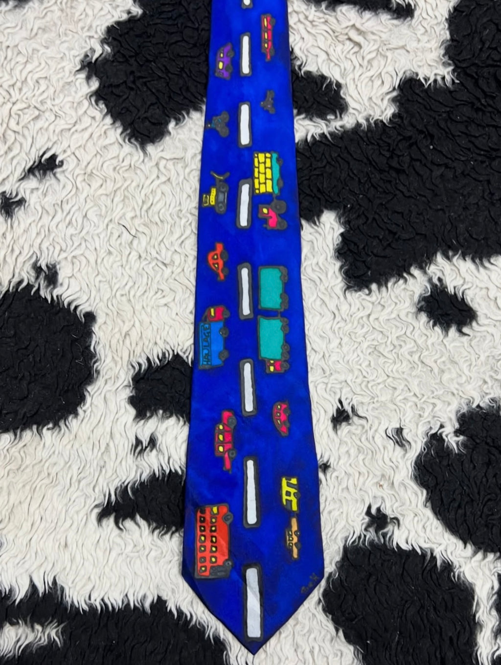 Vibrant Road View & Traffic Tie