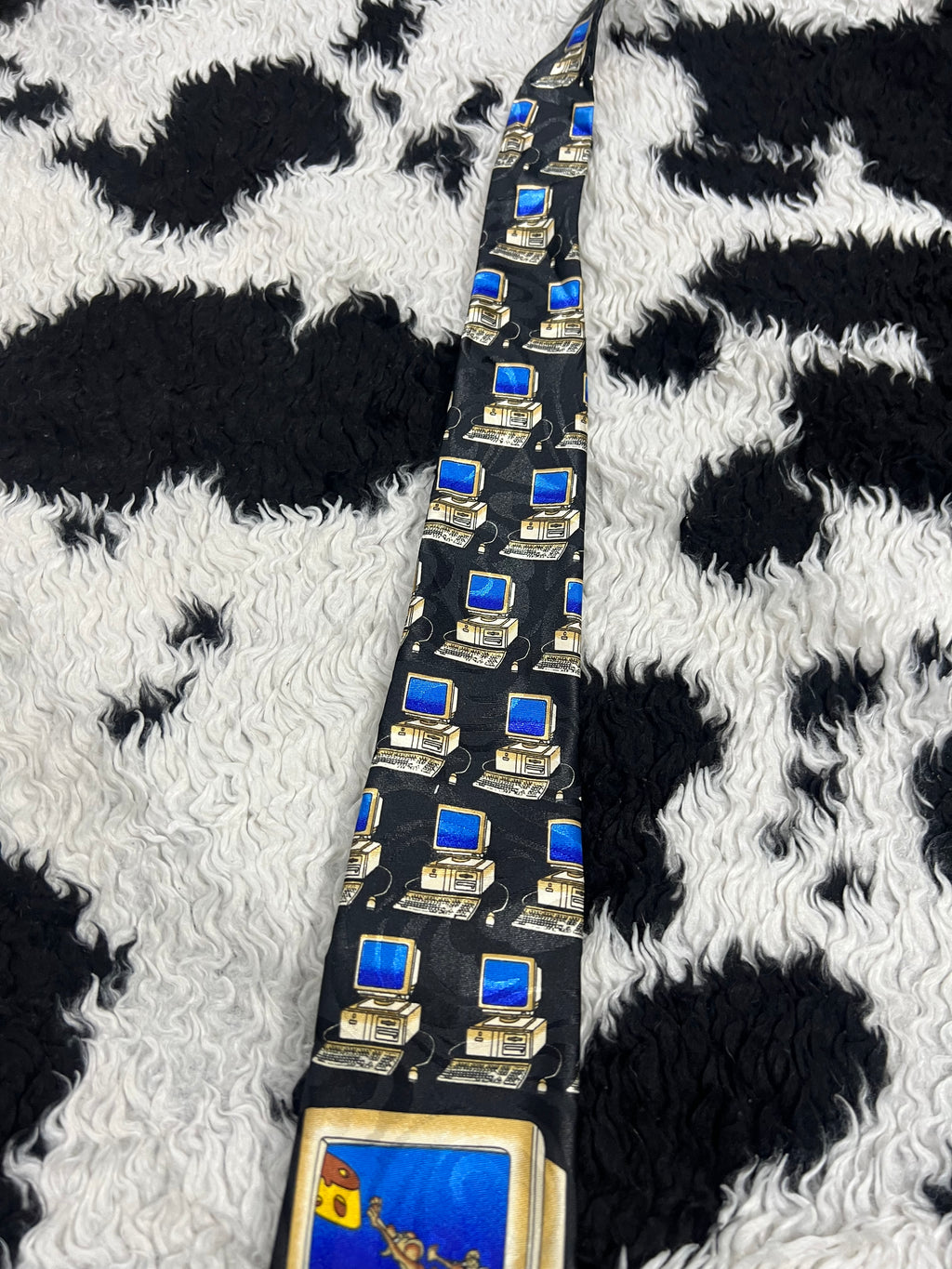 Mouse in Computer Tie