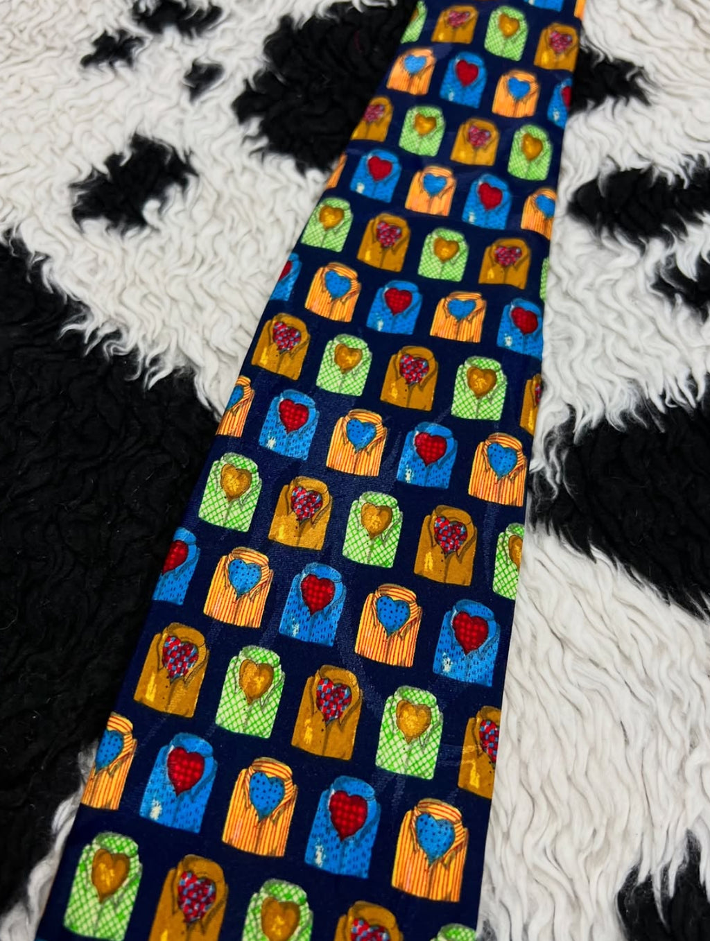 Vibrant Buttonups Tie