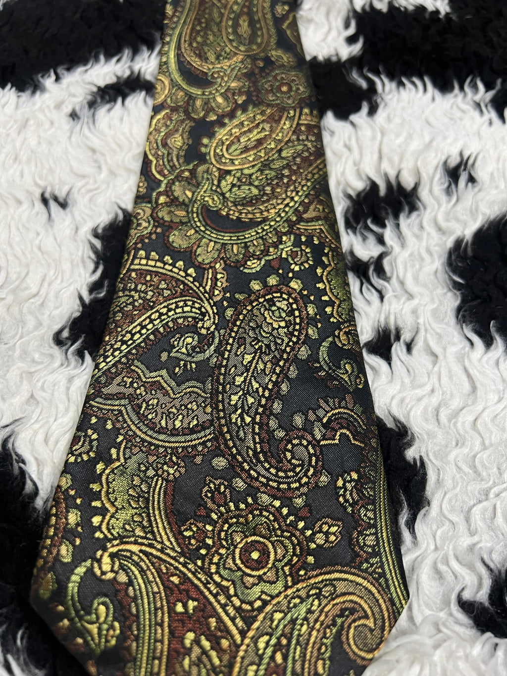 Jonelle Black Shiny Embroidered Paisley Tie