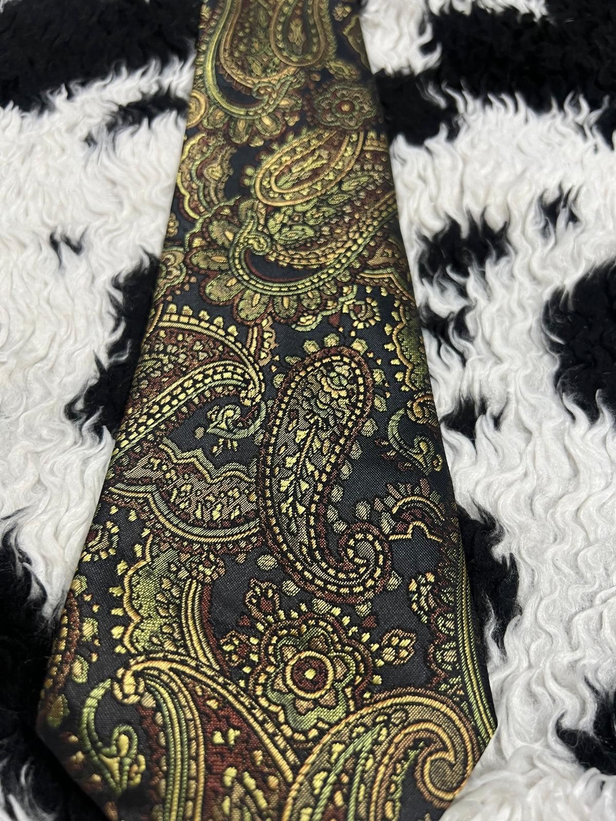 Jonelle Black Shiny Embroidered Paisley Tie