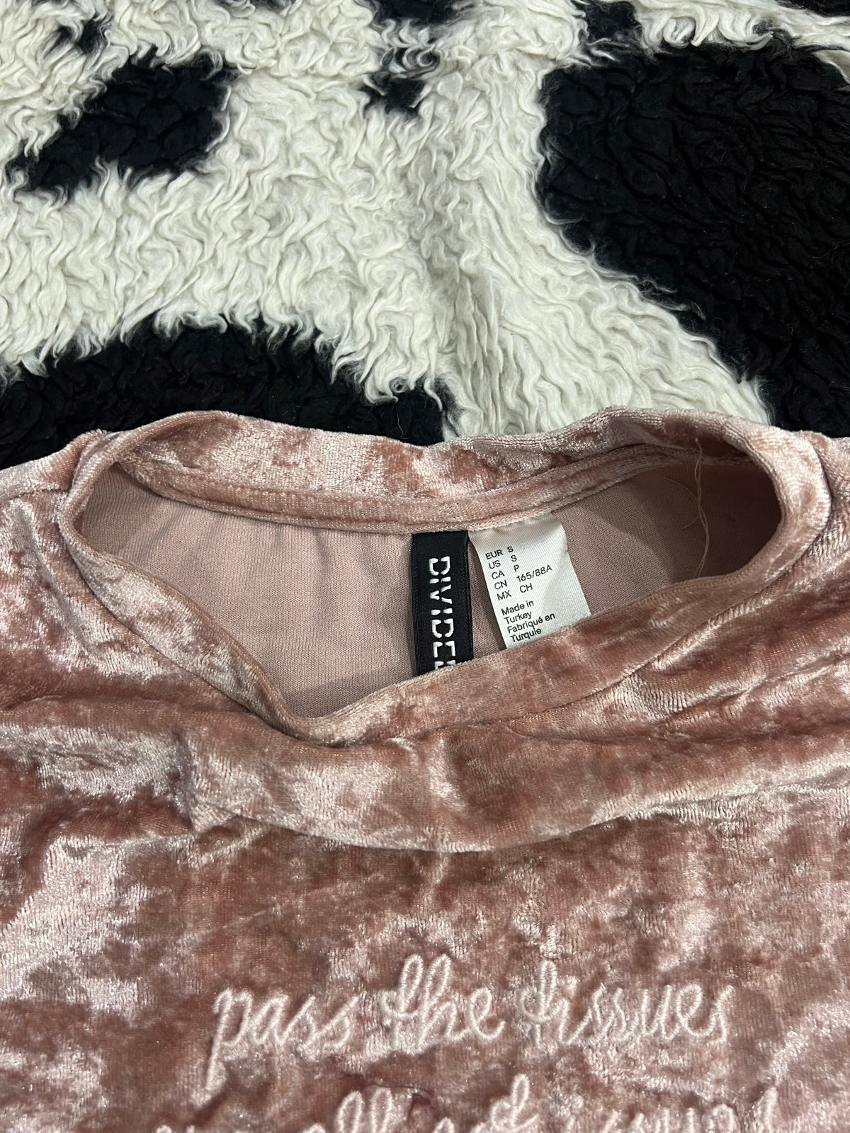 H&M "Pass the tissues, We all got issues" Velvet Top