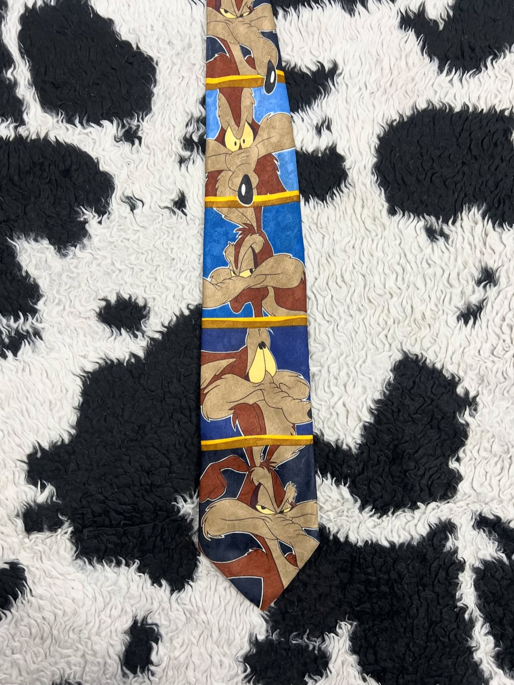 Vintage 1997 Looney Tunes Will E. Coyote Tie