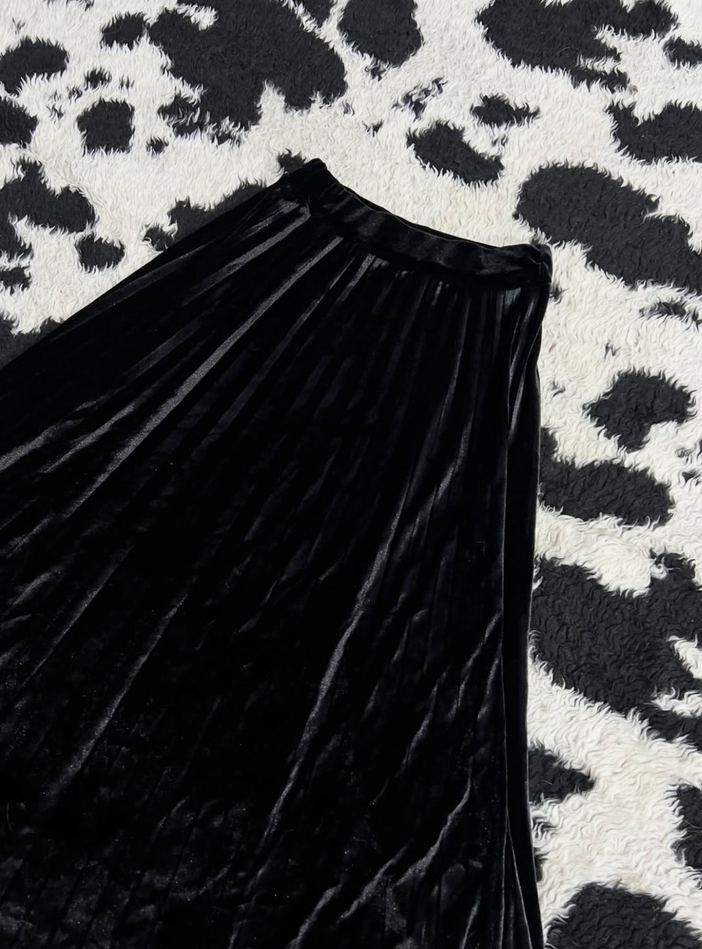 Black Pleated Velvet Long Skirt