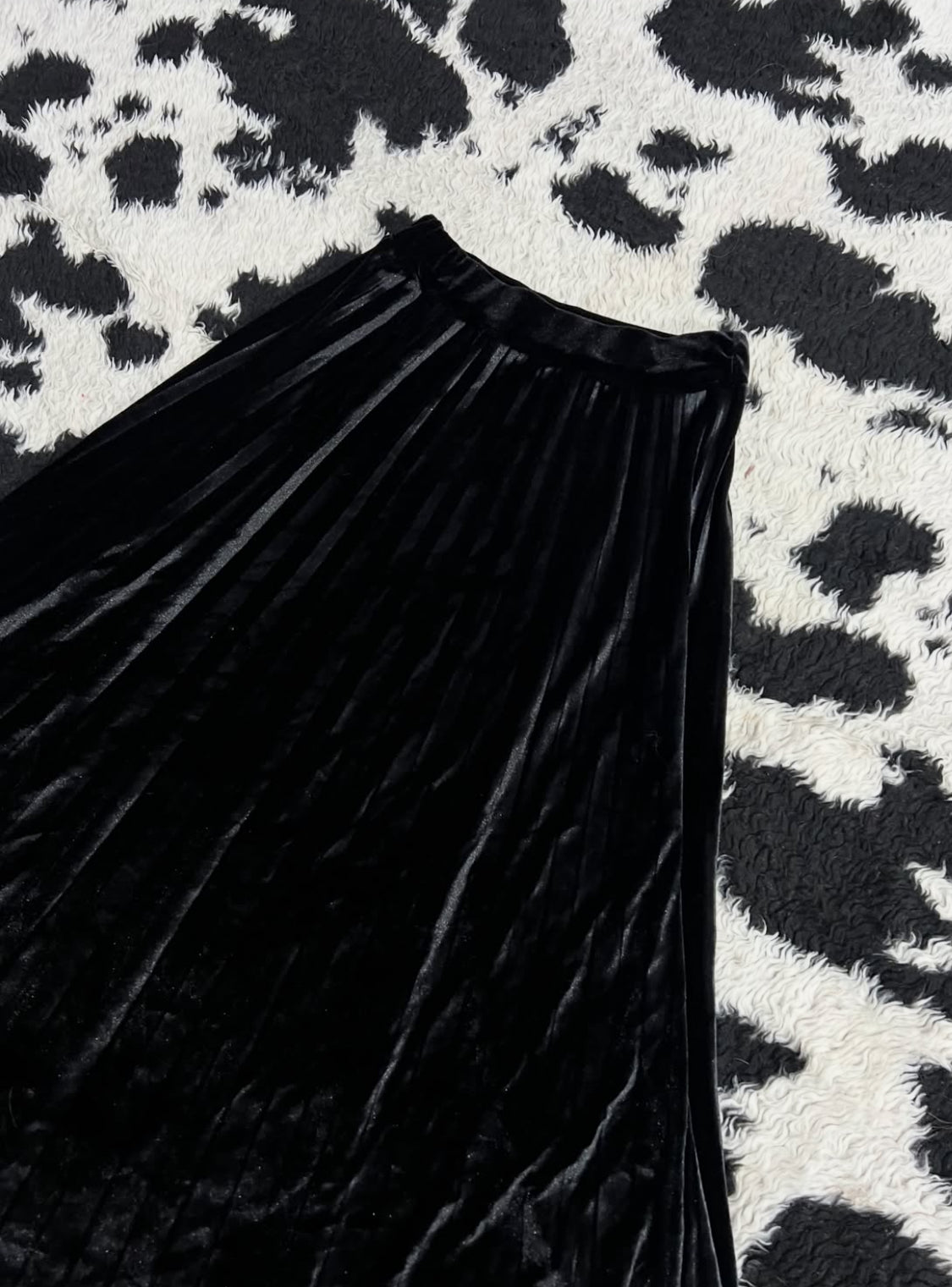 Black Pleated Velvet Long Skirt