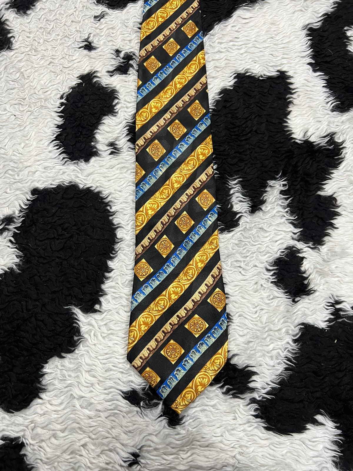 Montago Black & Gold Tie