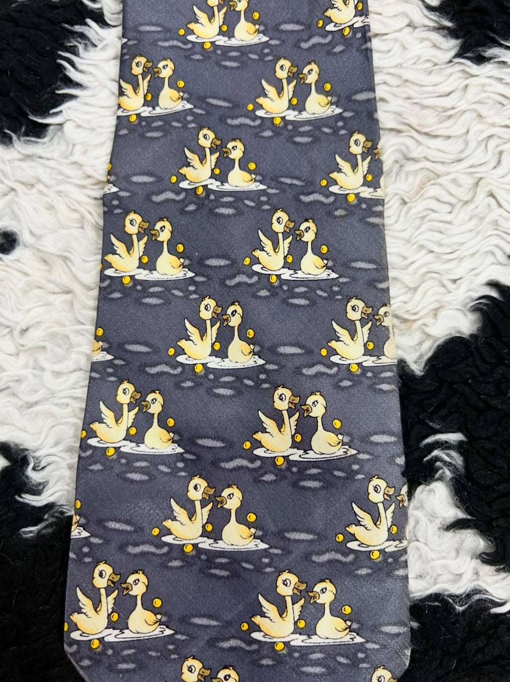 Bathing Ducklings Tie