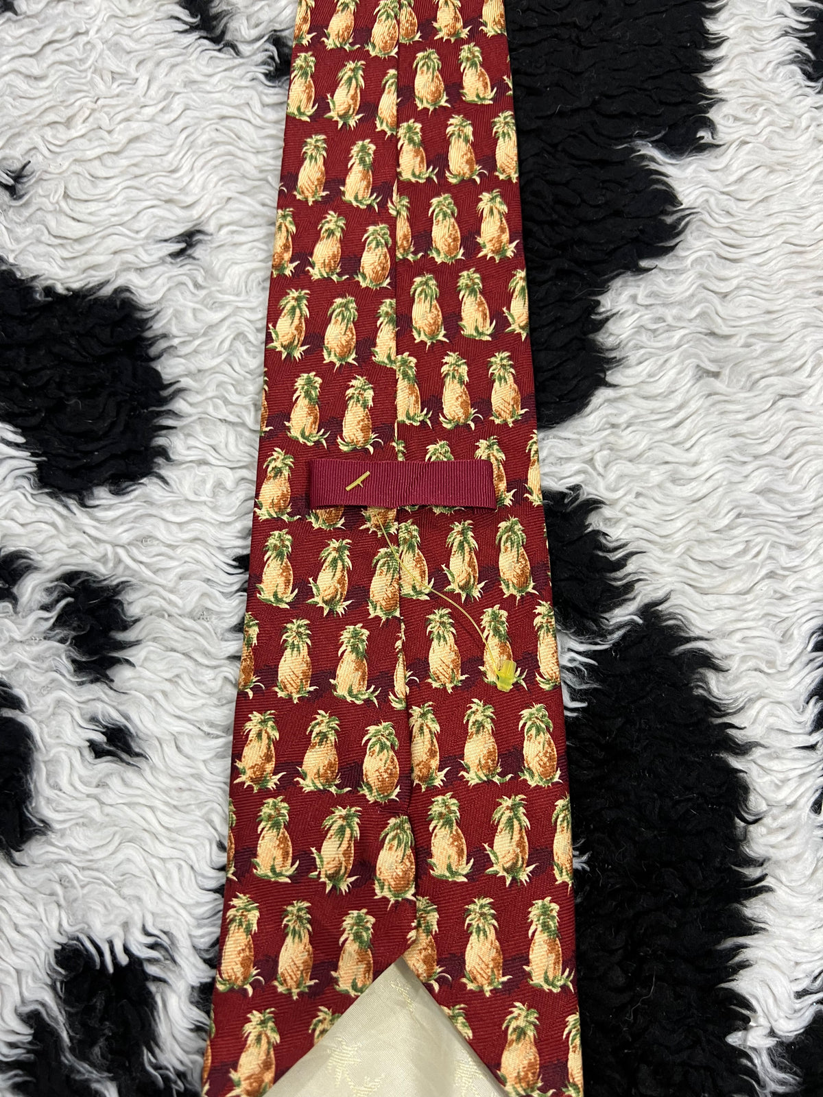 Pineapple Tie