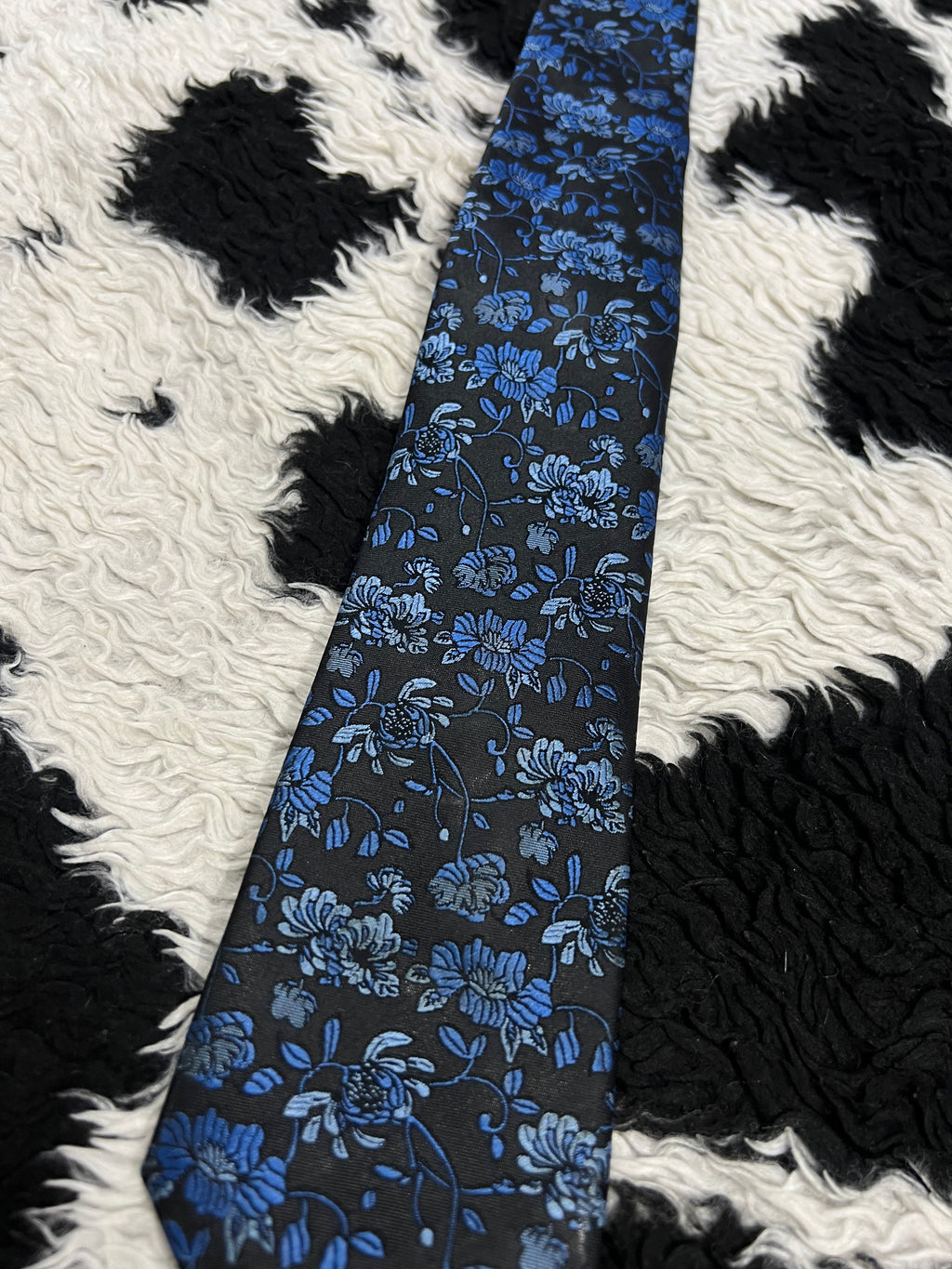 Autograph Embroidered Blue Floral Tie