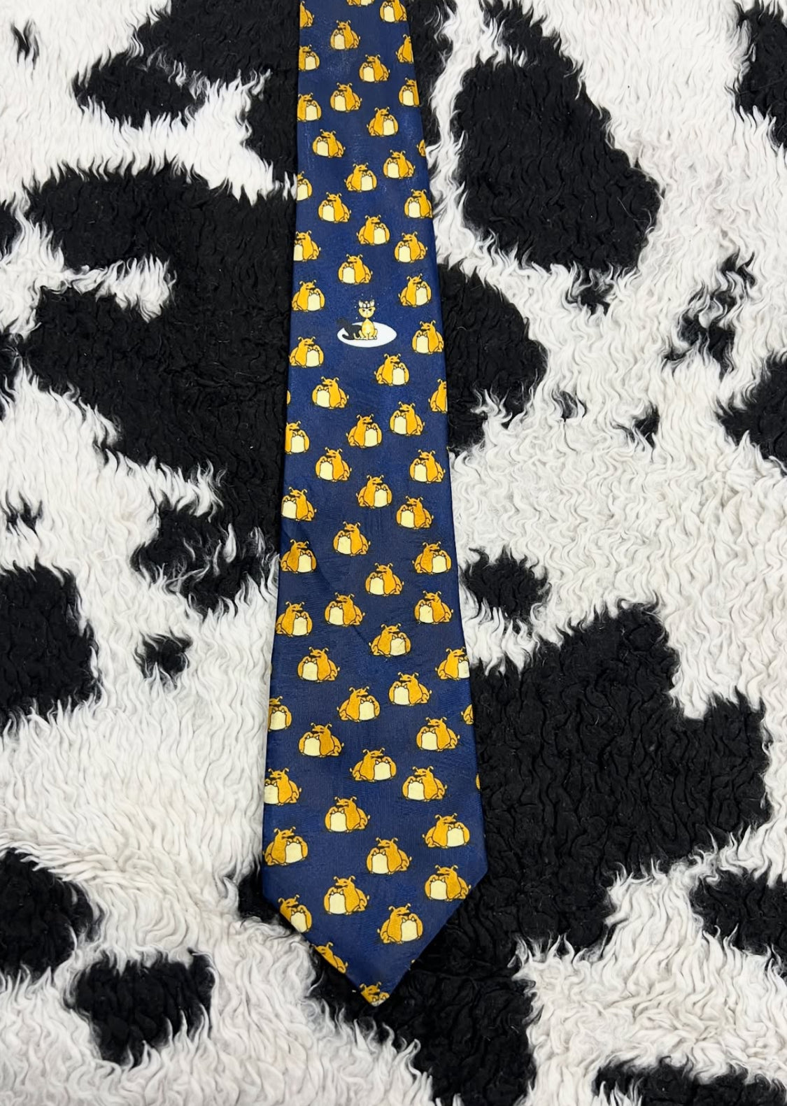Bulldogs & Cat Tie