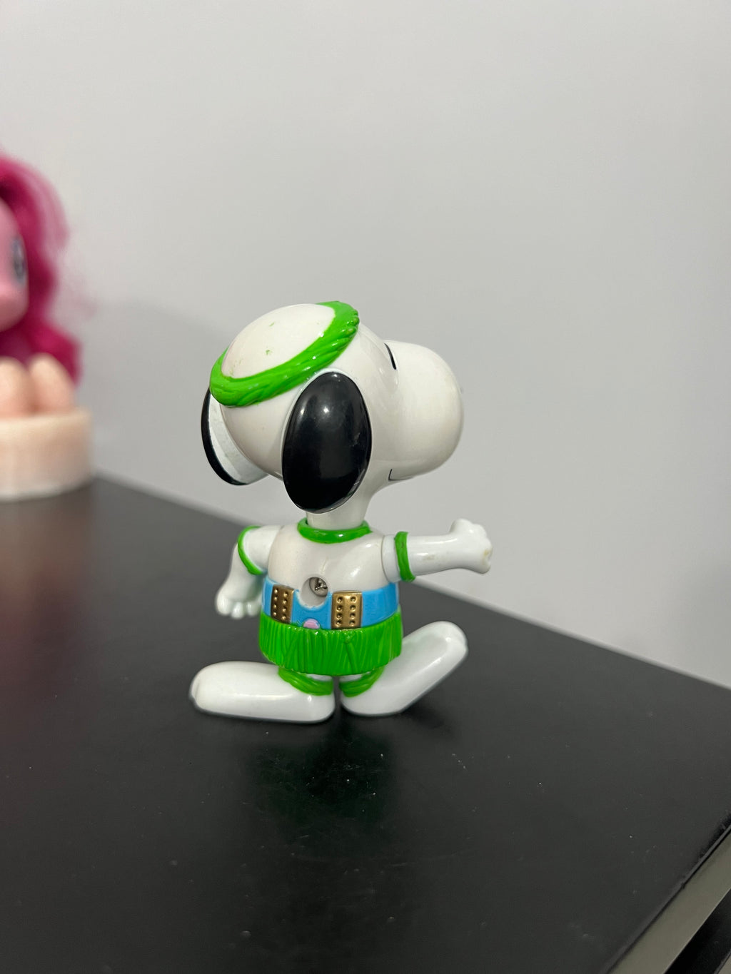 Vintage 1999 Fiji Snoopy Figurine