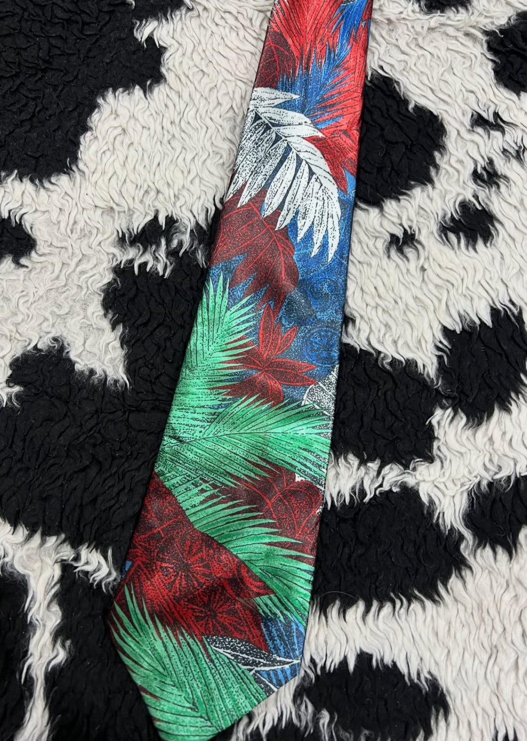 Vibrant Leaves Graphic Tie