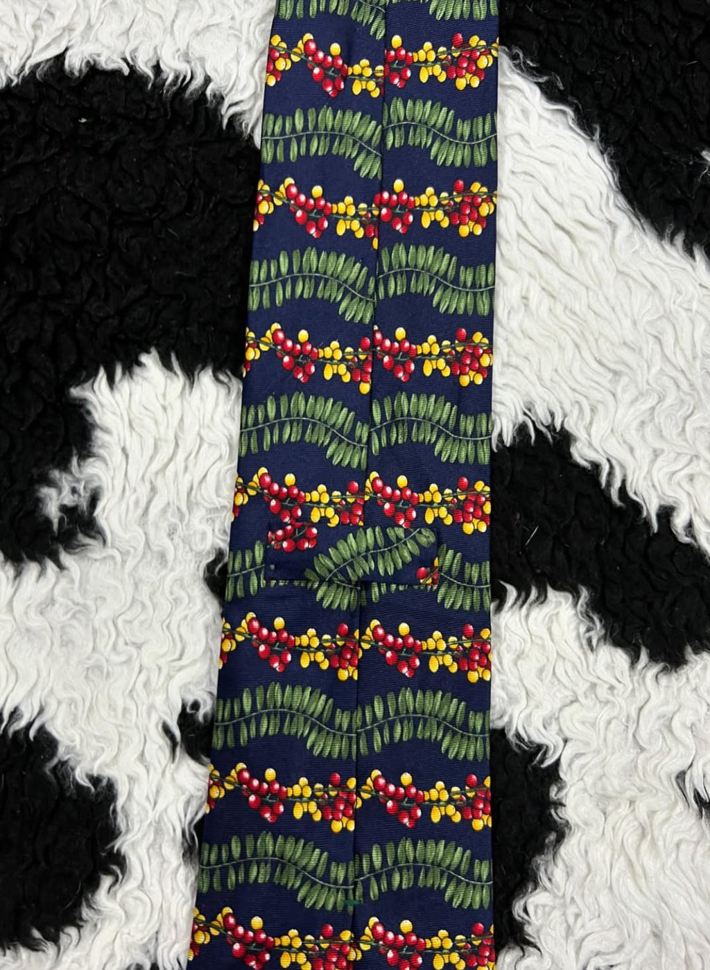 Fruit Vines Tie