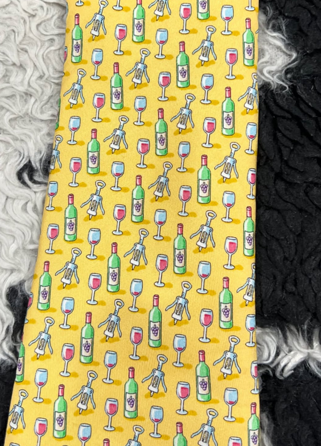 Wine Bottles & Winery Tie