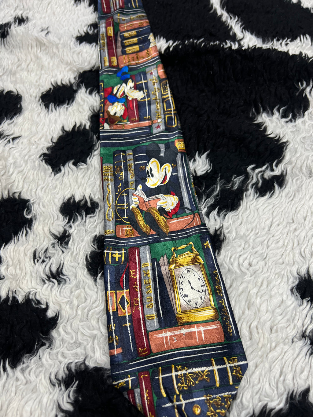 Mickey Mouse & Friends in Library Tie