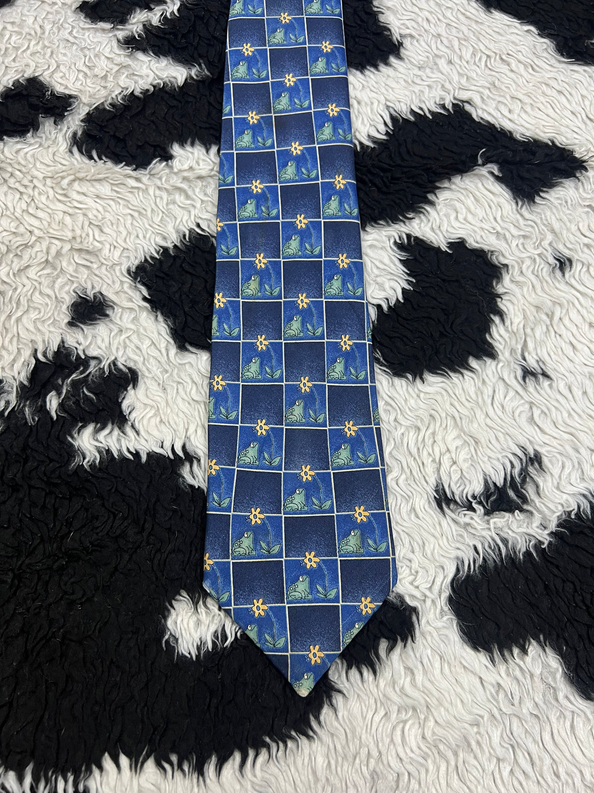 Frogs & Flowers Tie