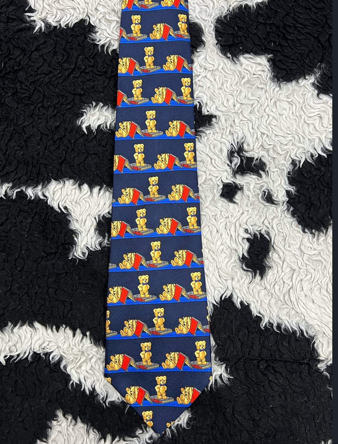 Bears & Books Tie