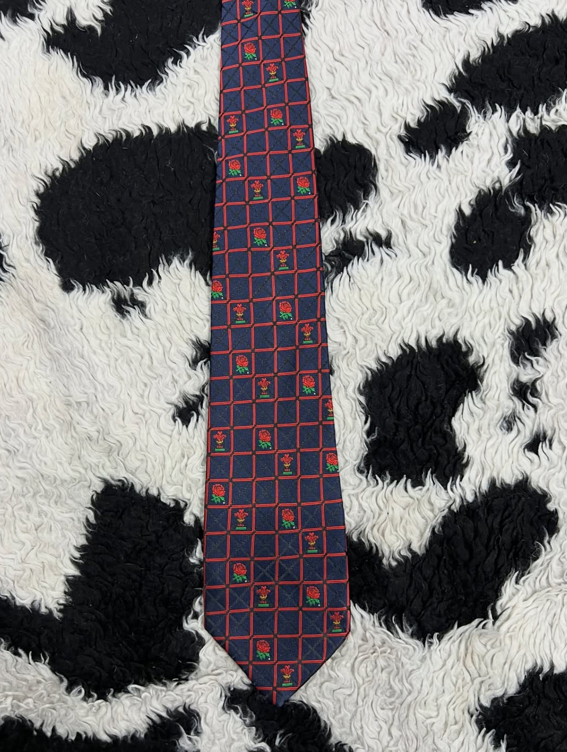 Embroidered Roses Tie