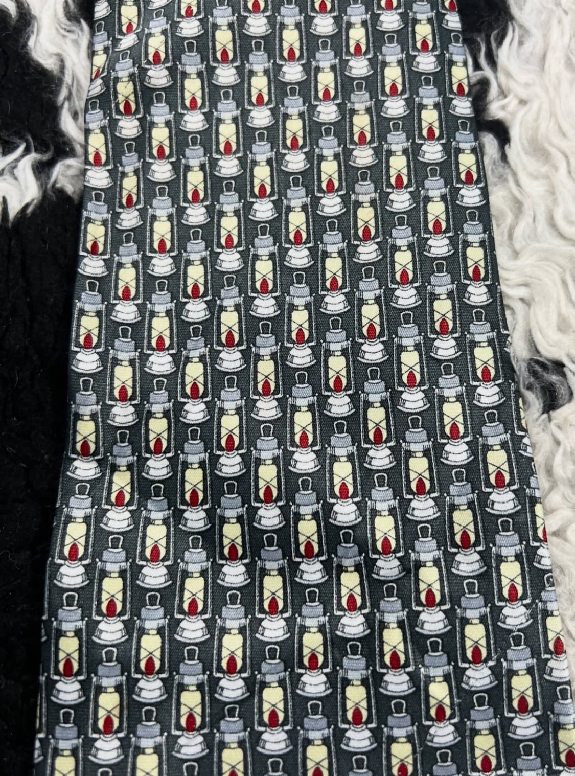 Lanterns Tie