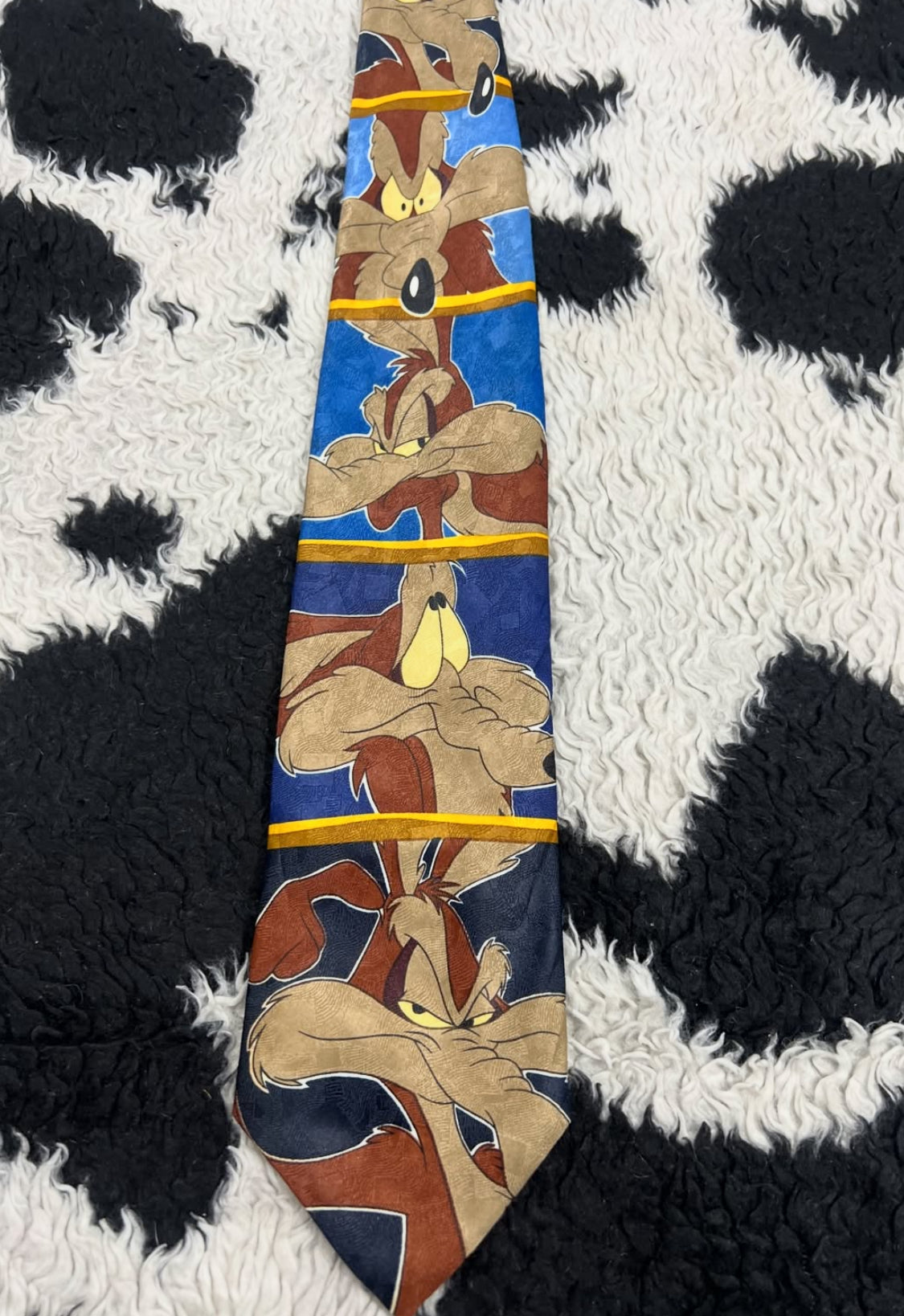 Vintage 1997 Looney Tunes Will E. Coyote Tie