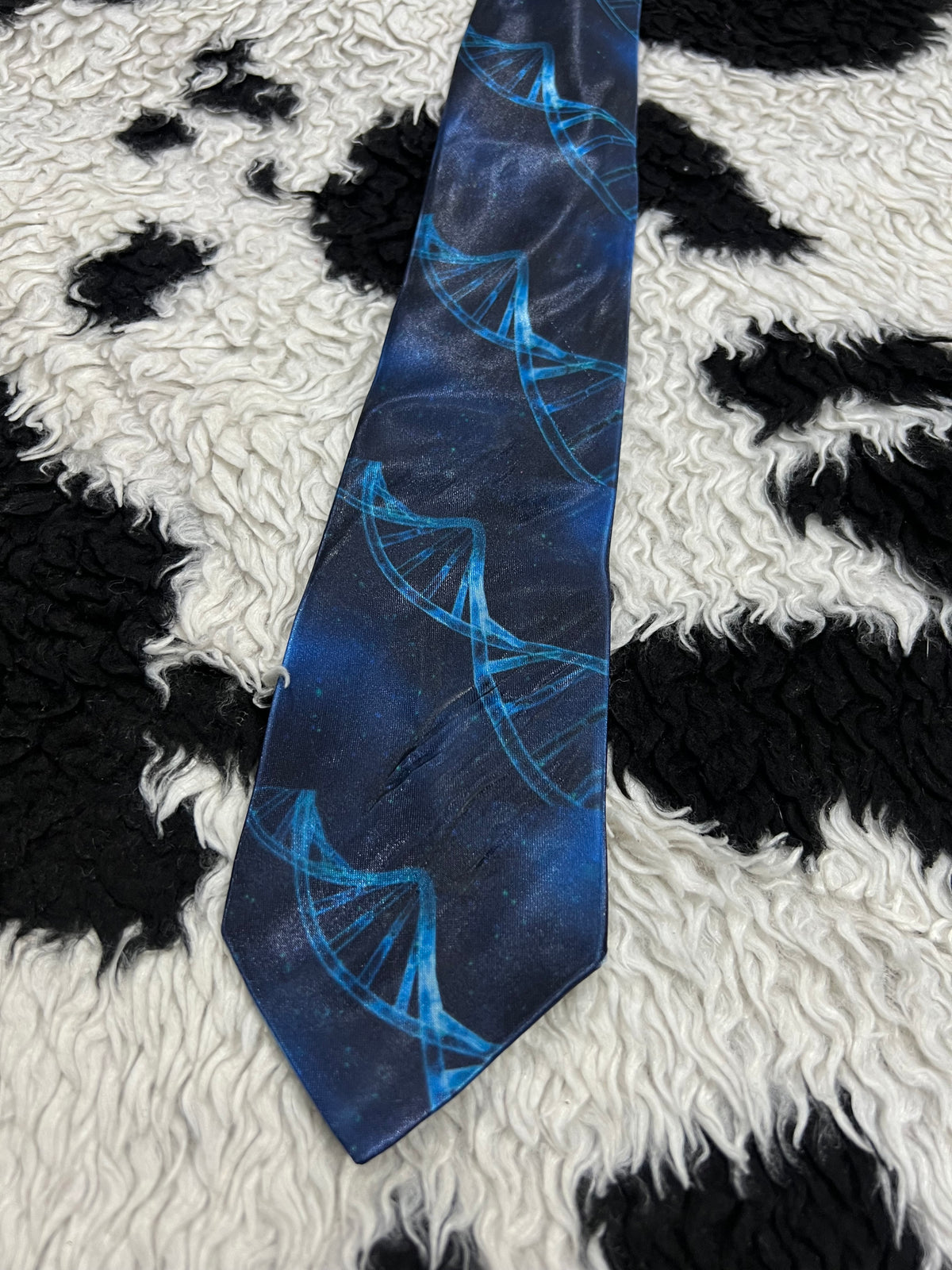 DNA Graphic Tie