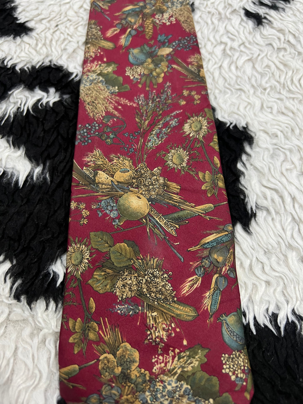 Pomegranate Graphic Tie