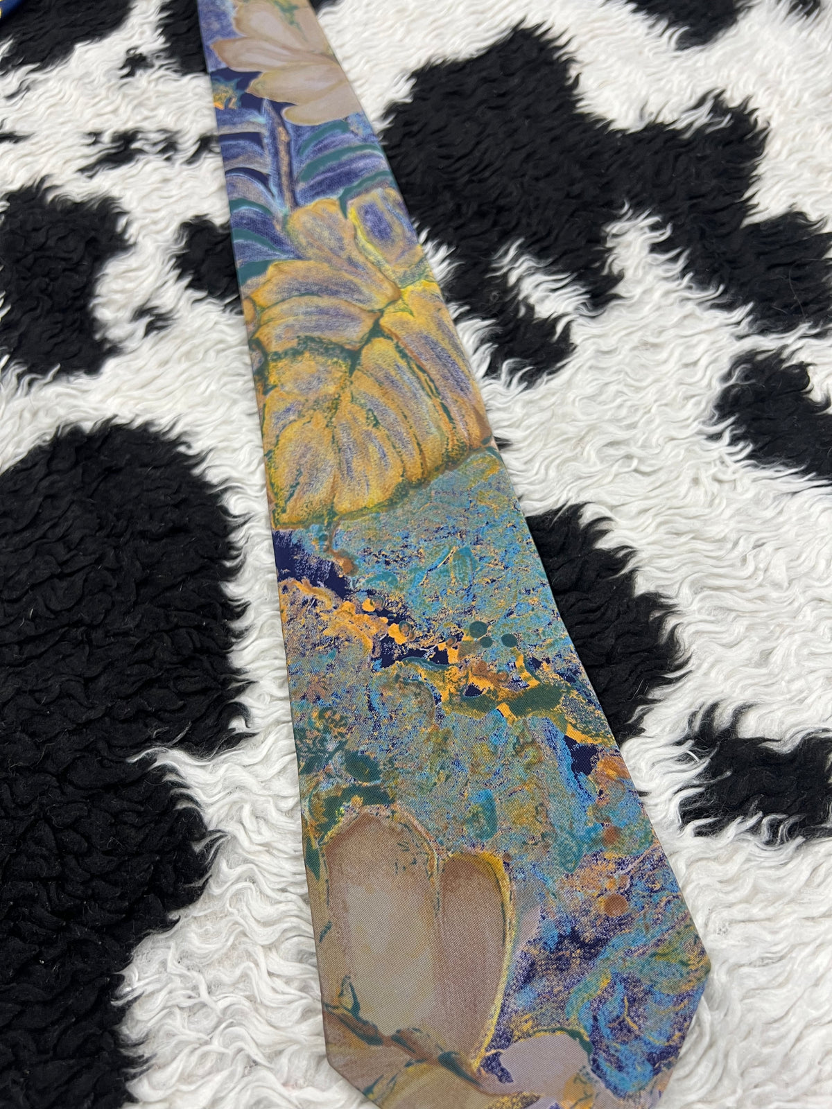 Folkespeare Leaves Abstract Tie
