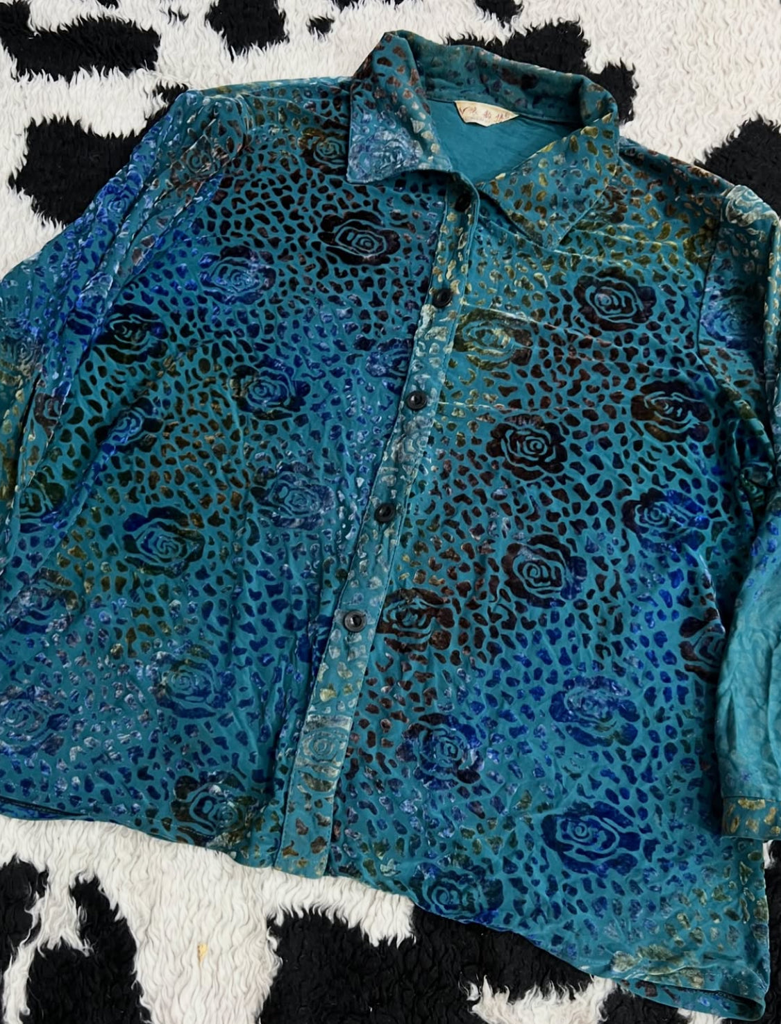 Rose Velvet-Flower Buttonup