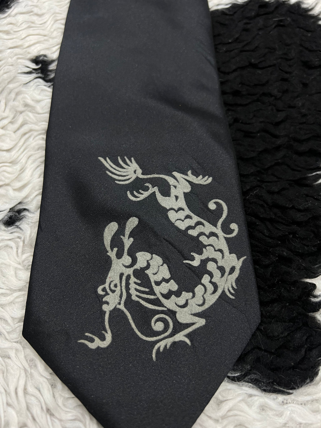 Traditional Chinese Dragon Tie