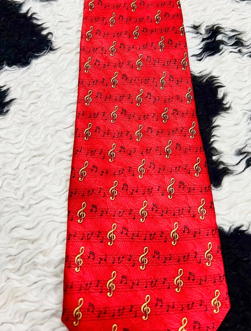 Red Musical Notes Sheet Tie