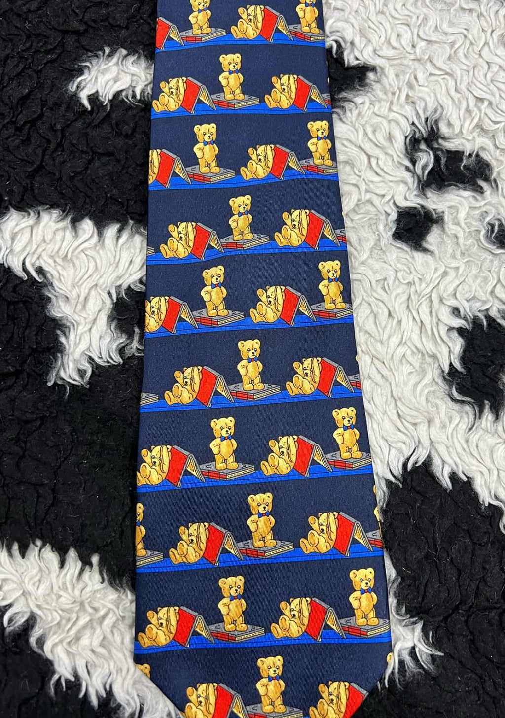 Bears & Books Tie